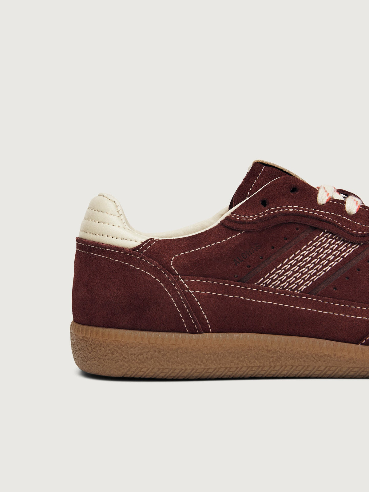Tb.69 Rife - Burgundy Suede