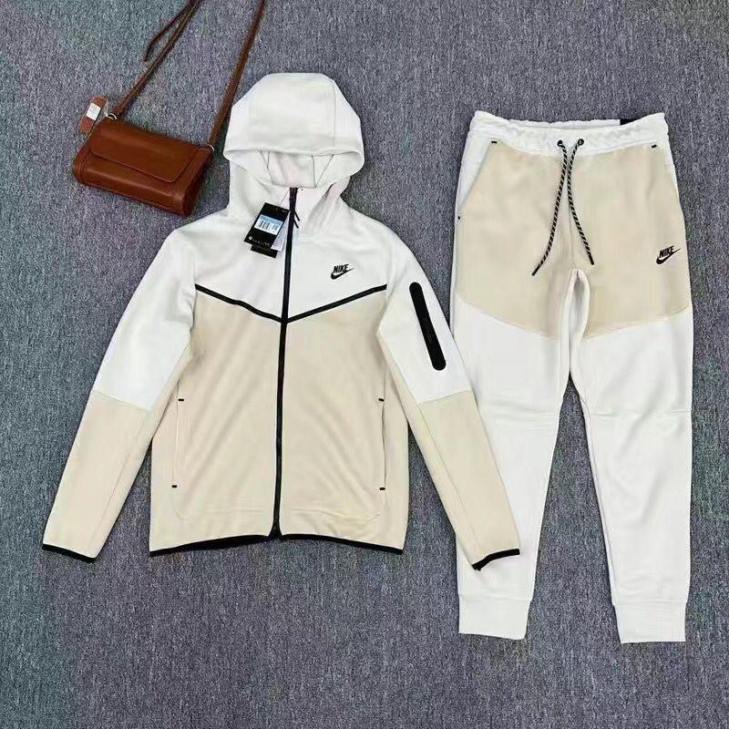Nike Sportswear Tech Fleece beige