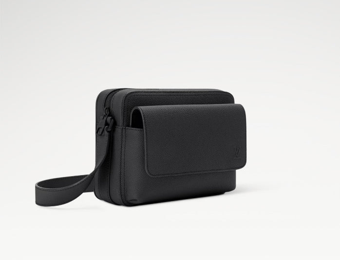 Louis Vuitton Boarding Messenger LV Aerogram Black