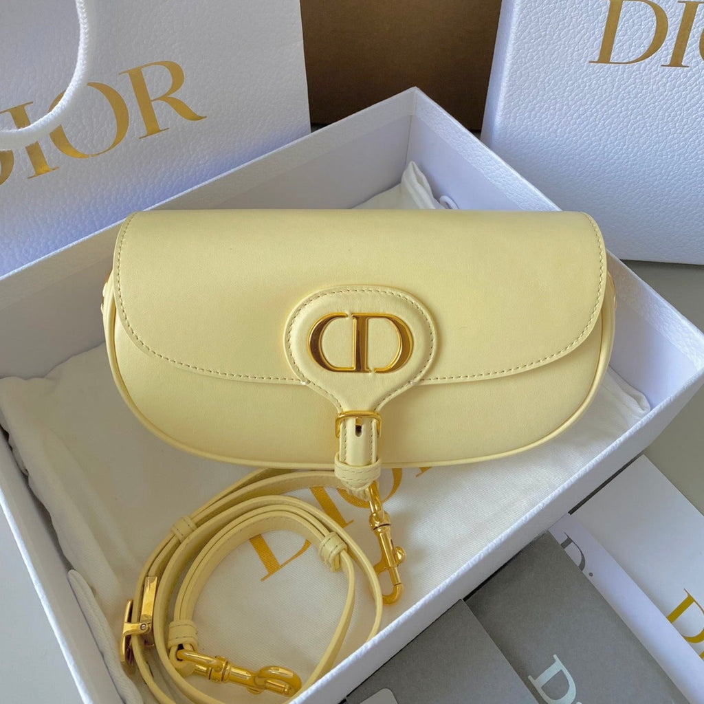 medium cd east west bobby 22cm cream calfskin ghw