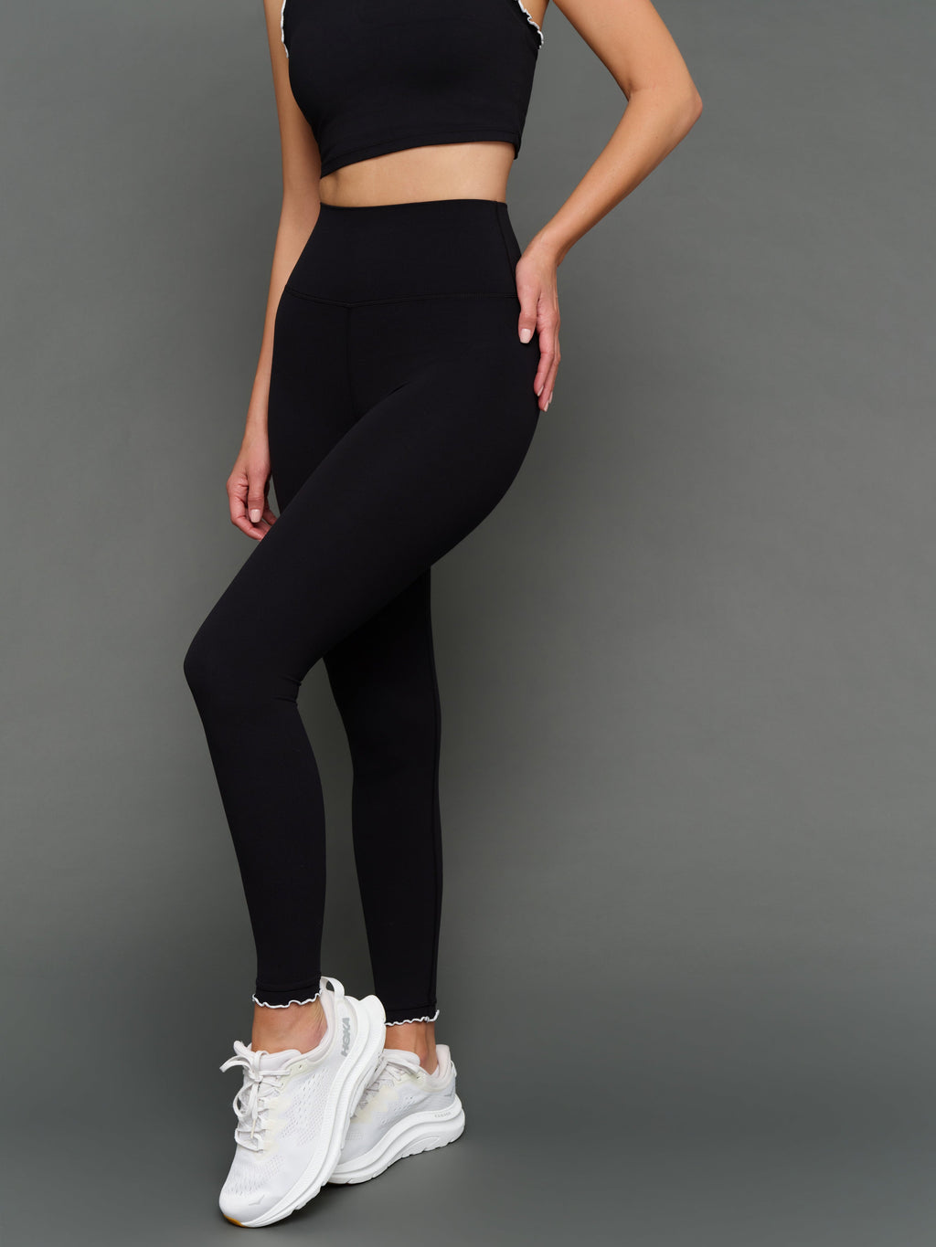 Contrast Scallop Edge Legging in Melt - Black/White