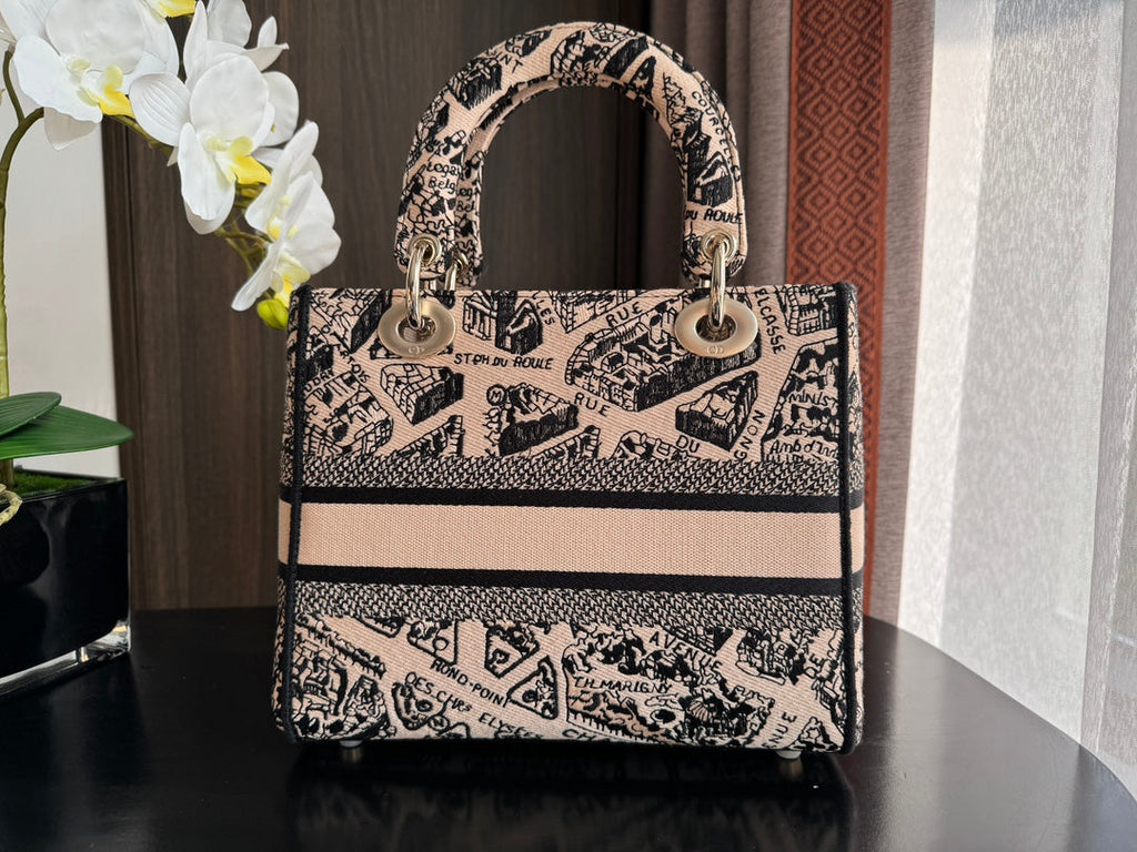 medium lady 24 black pink embroidery canvas
