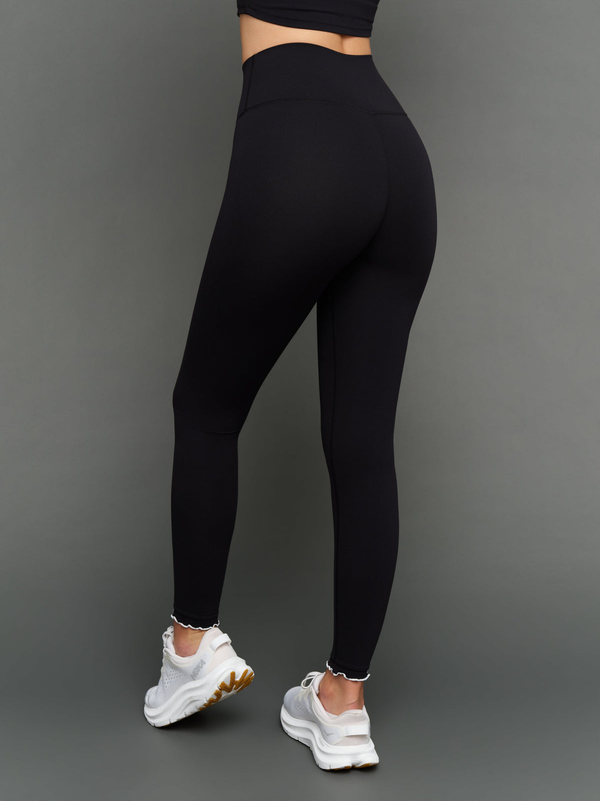 Contrast Scallop Edge Legging in Melt - Black/White
