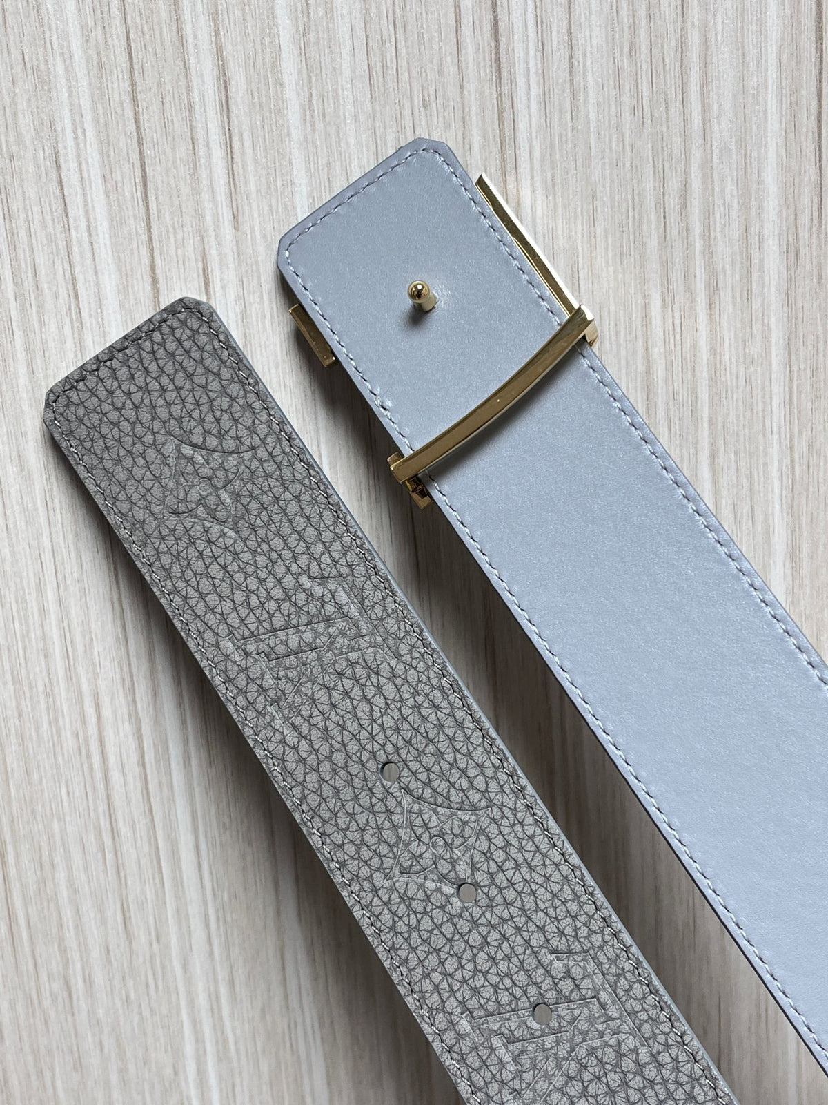 Louis Vuitton LV Initiales 40MM Reversible Belt Taurillon Monogram Light Blue
