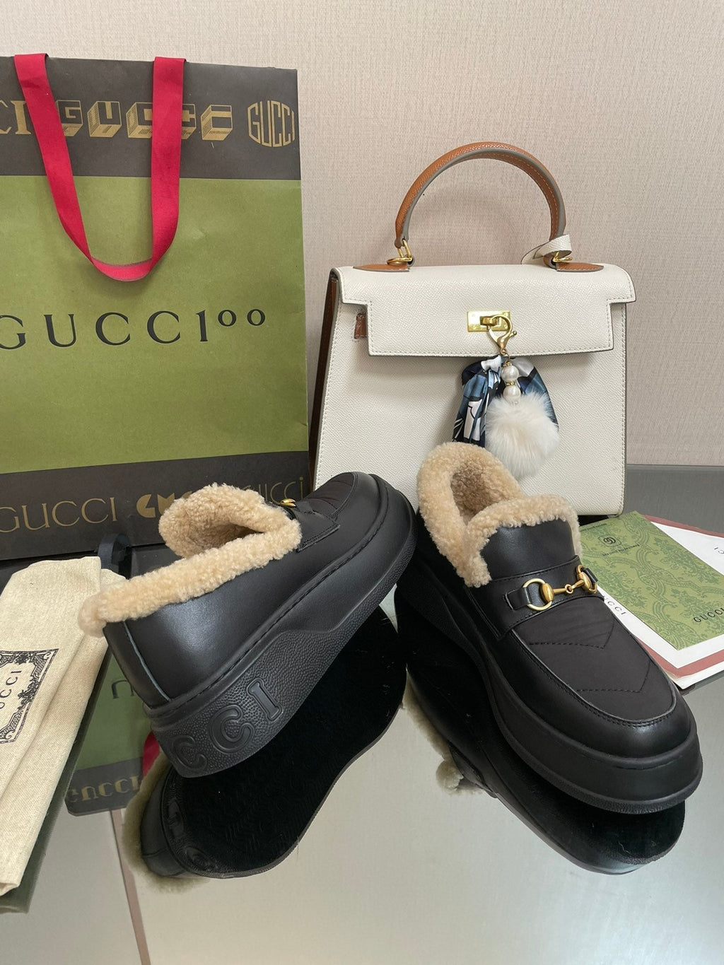 GG LOAFER IN BLACK CALFSKIN WITH BEIGE WOOL LINING