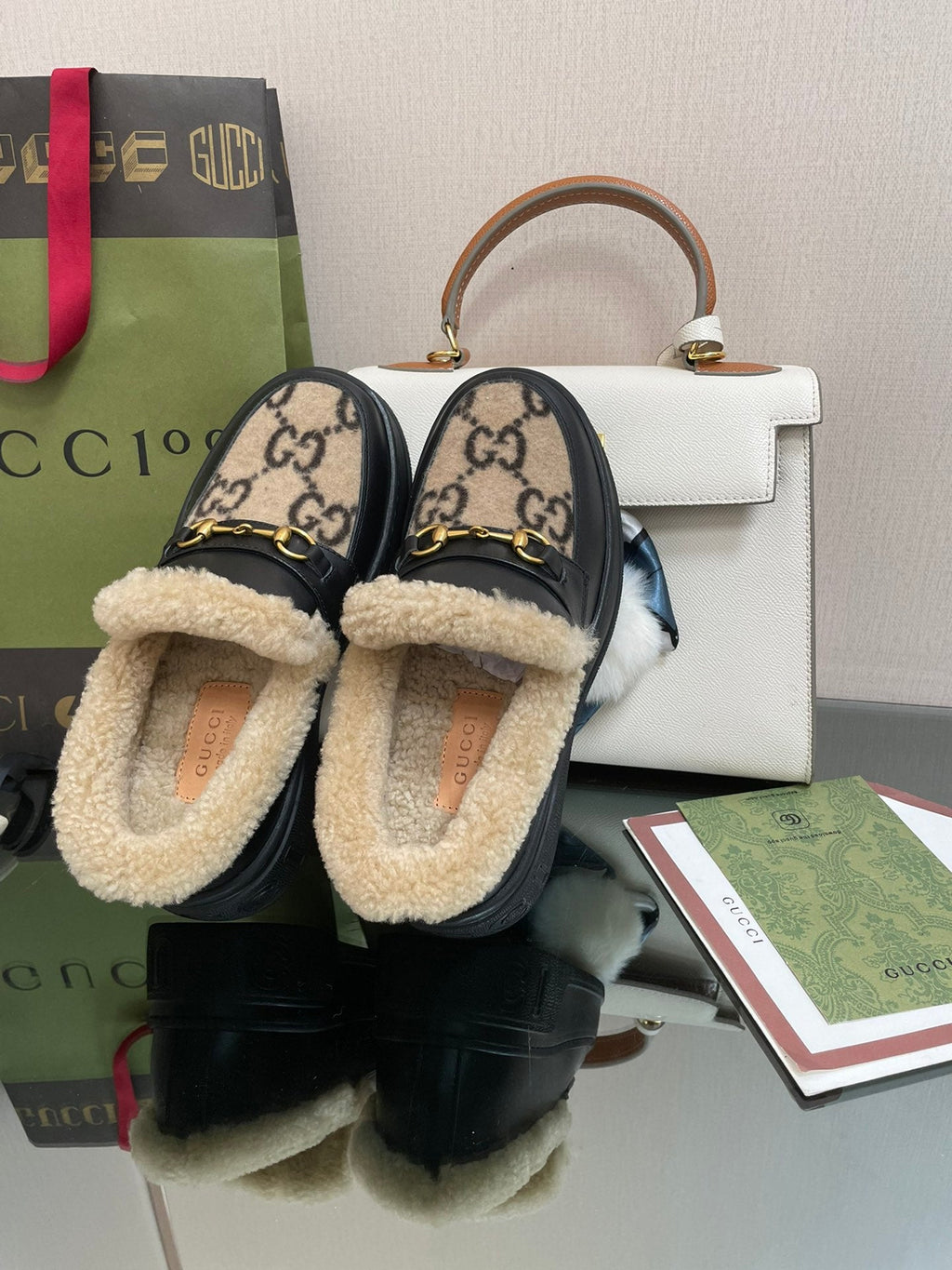 GG LOAFER IN CAMEL BROWN JACQUARD AND BLACK CALFSKIN WITH BEIGE WOOL LINING