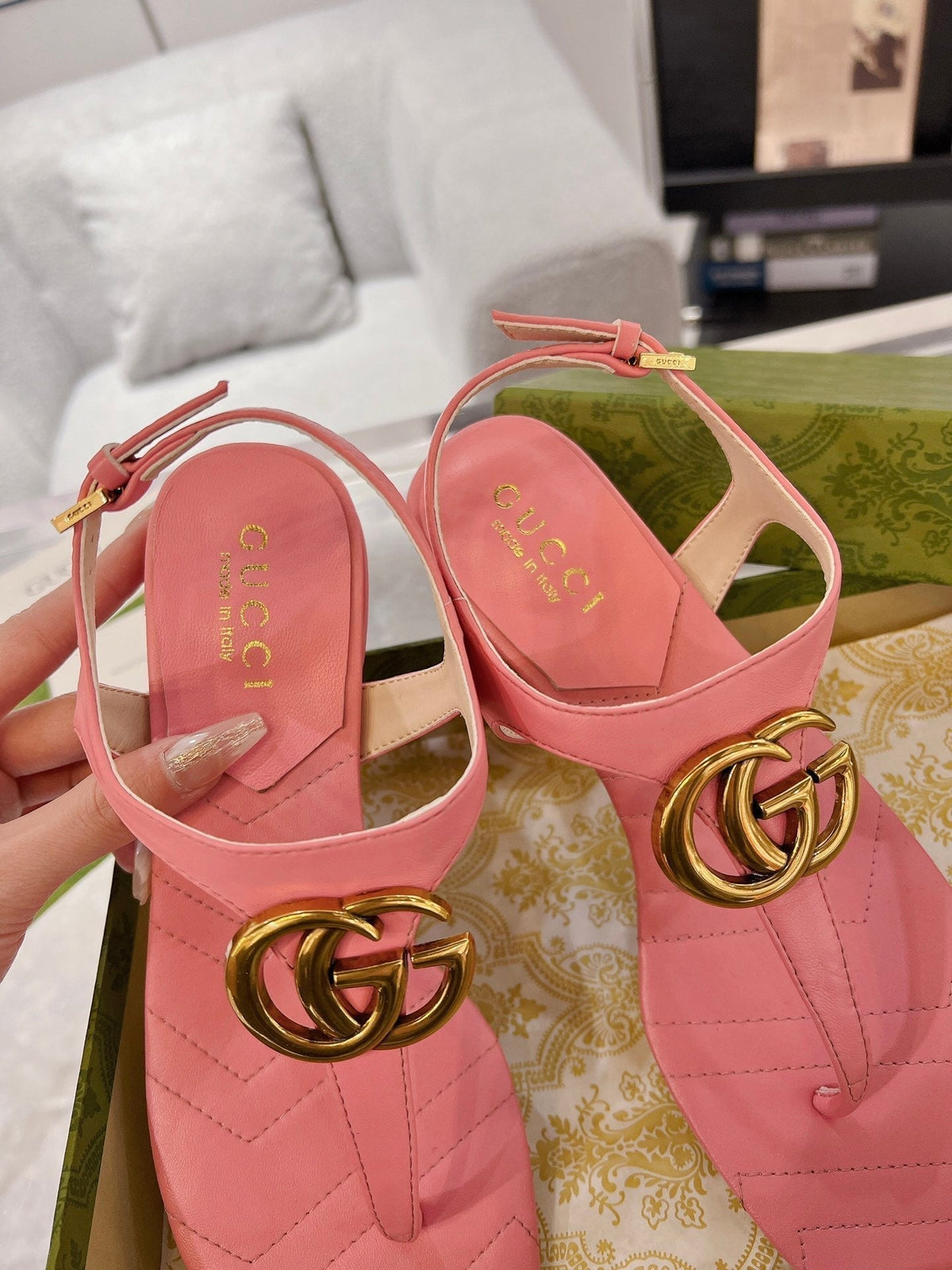 GC Double G Block Heel Thong Sandals Pink Leather 292409