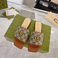 GG EXCLUSIVE SLIDE SANDAL CARAMEL AND GRAY FABRIC