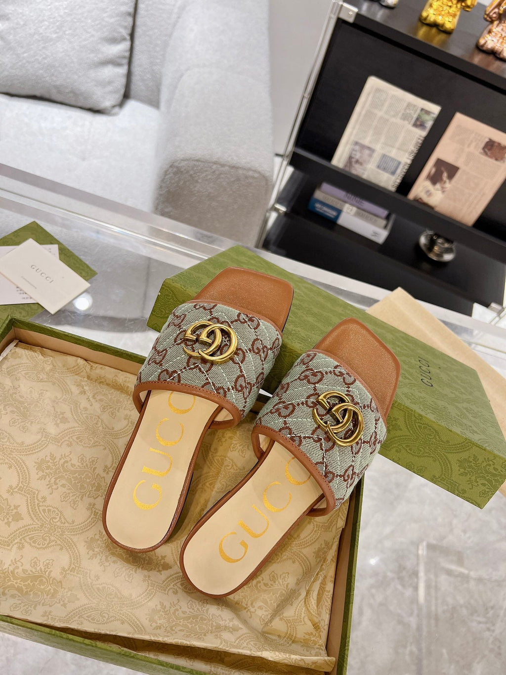 GG EXCLUSIVE SLIDE SANDAL CARAMEL AND GRAY FABRIC