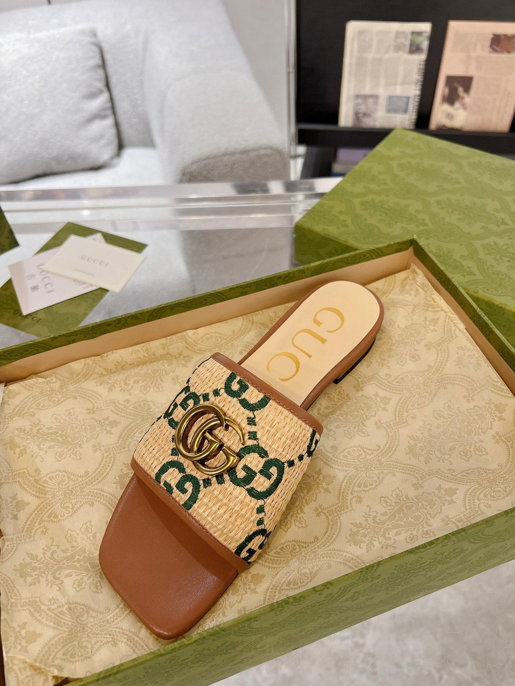 GG EXCLUSIVE SLIDE SANDAL CARAMEL SEDGE