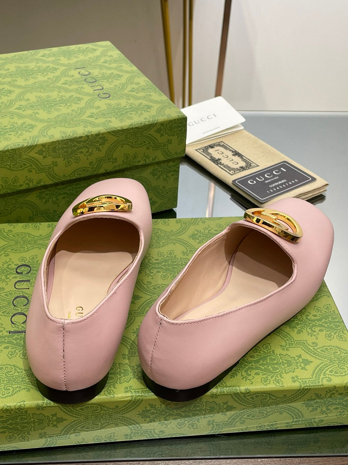 BLONDIE LOGO-PLAQUE LOAFERS IN LIGHT PINK CALFSKIN