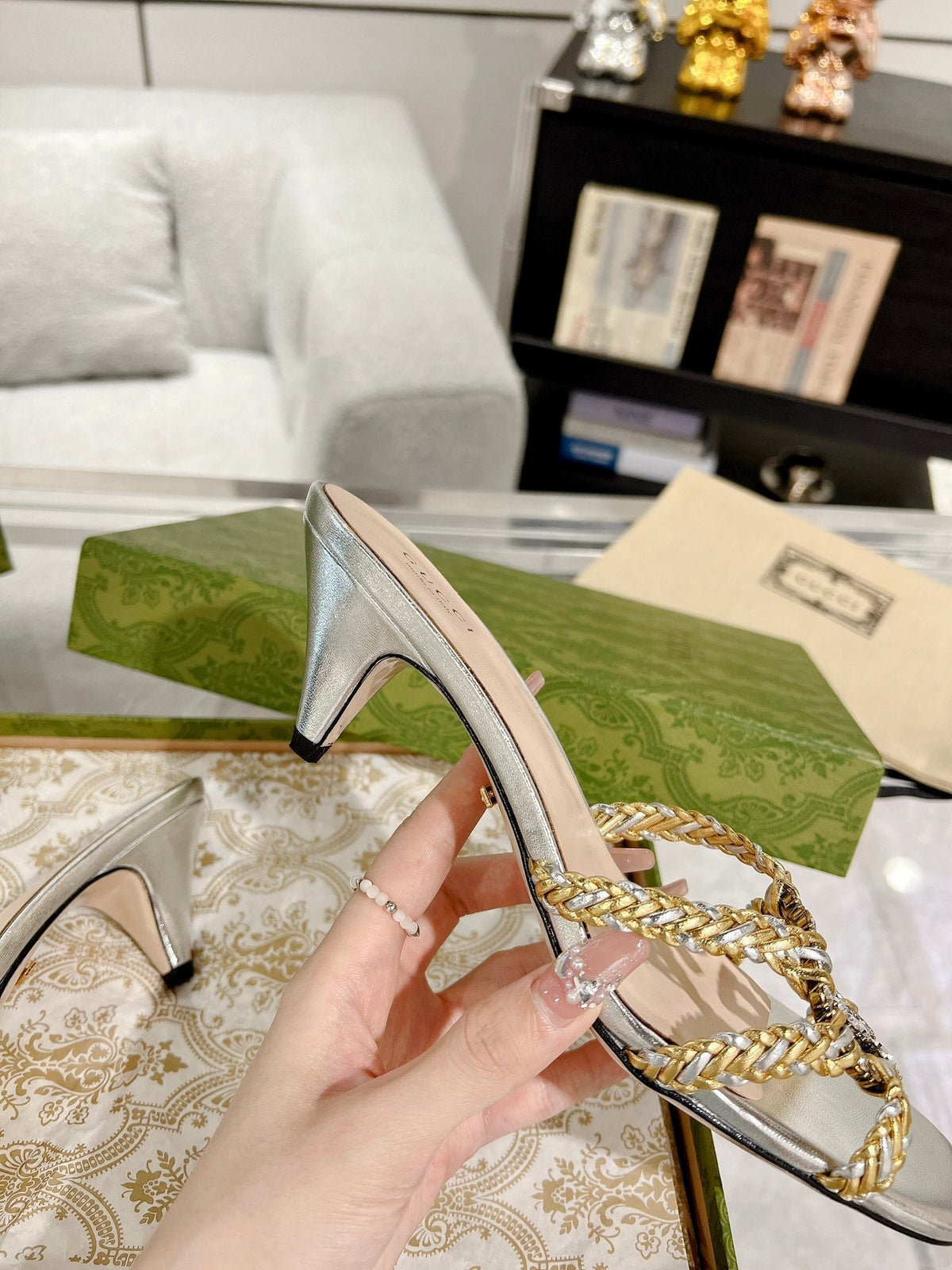GG CRYSTAL MID - HEEL SILVER CALFSKIN