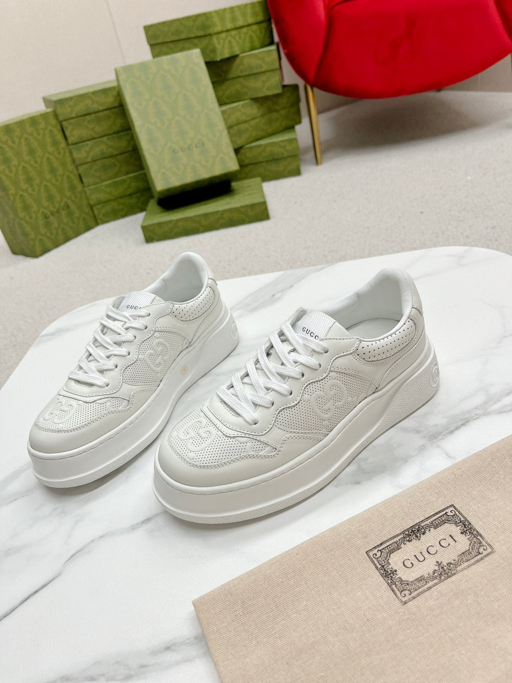 GG EMBOSSED TRAINER WHITE CALFSKIN