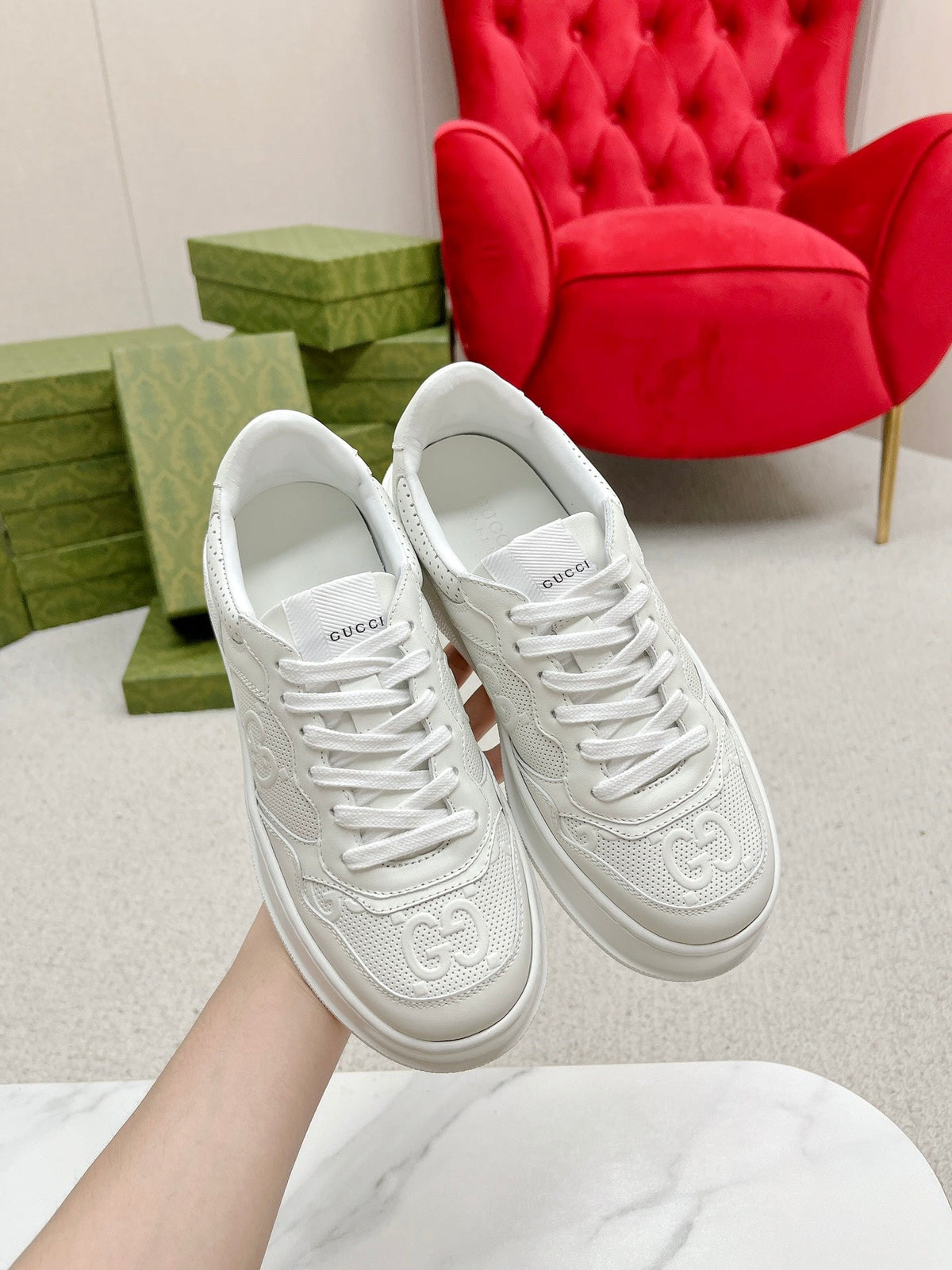 GG EMBOSSED TRAINER WHITE CALFSKIN