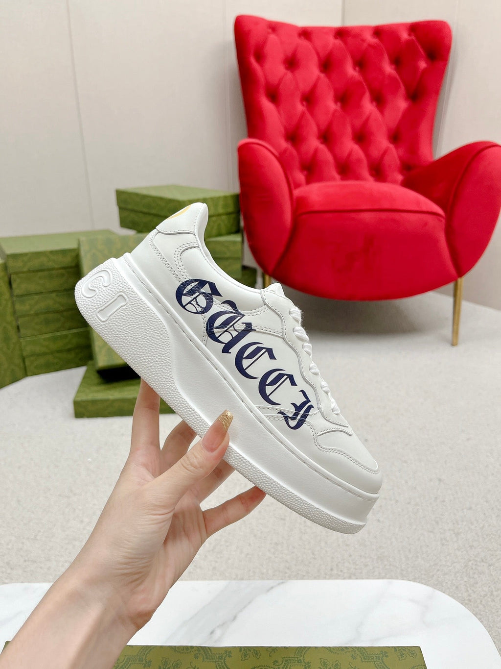 GG TRAINER WHITE CALFSKIN