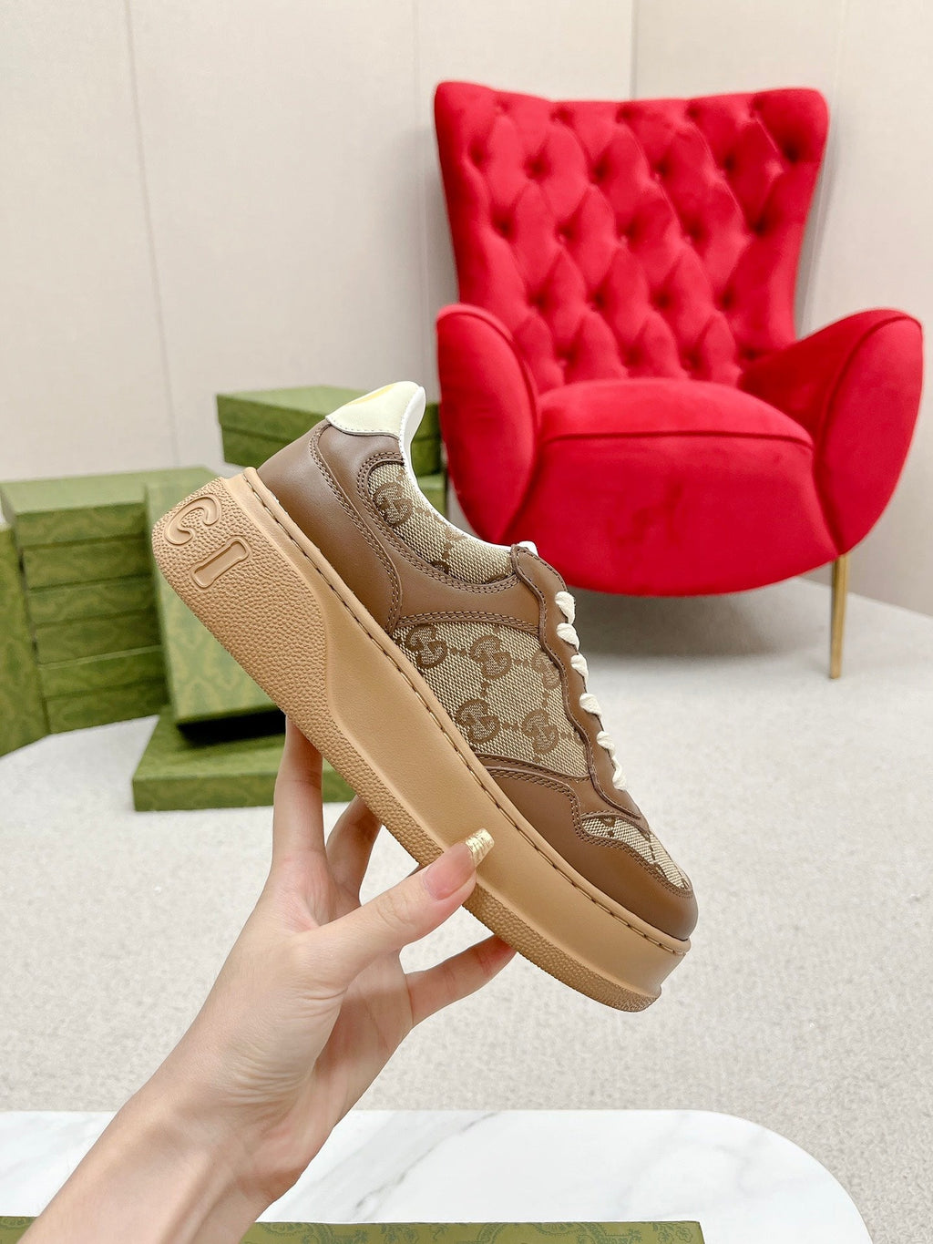 GG TRAINER CARAMEL CALFSKIN