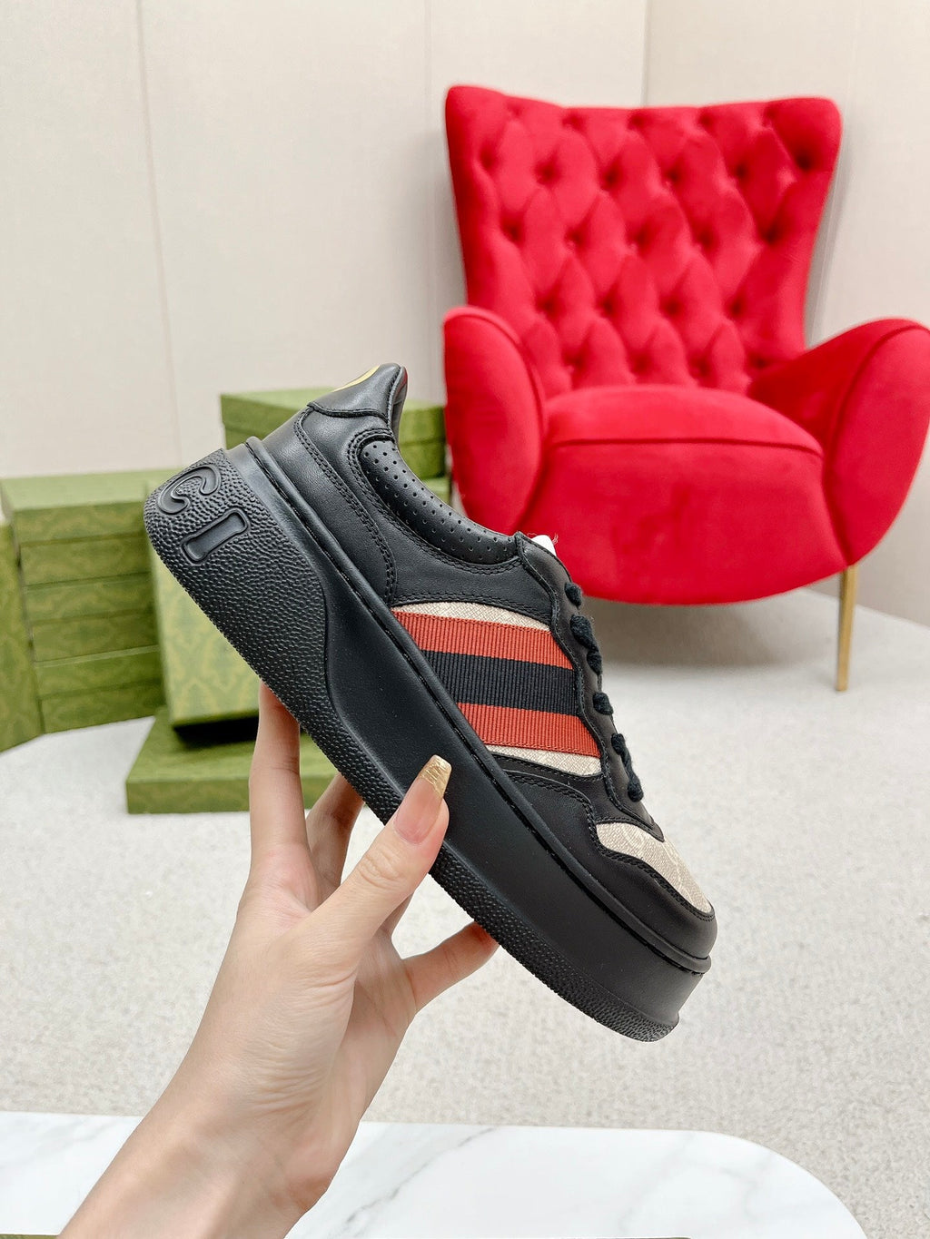 GG TRAINER BLACK AND CREAM CALFSKIN
