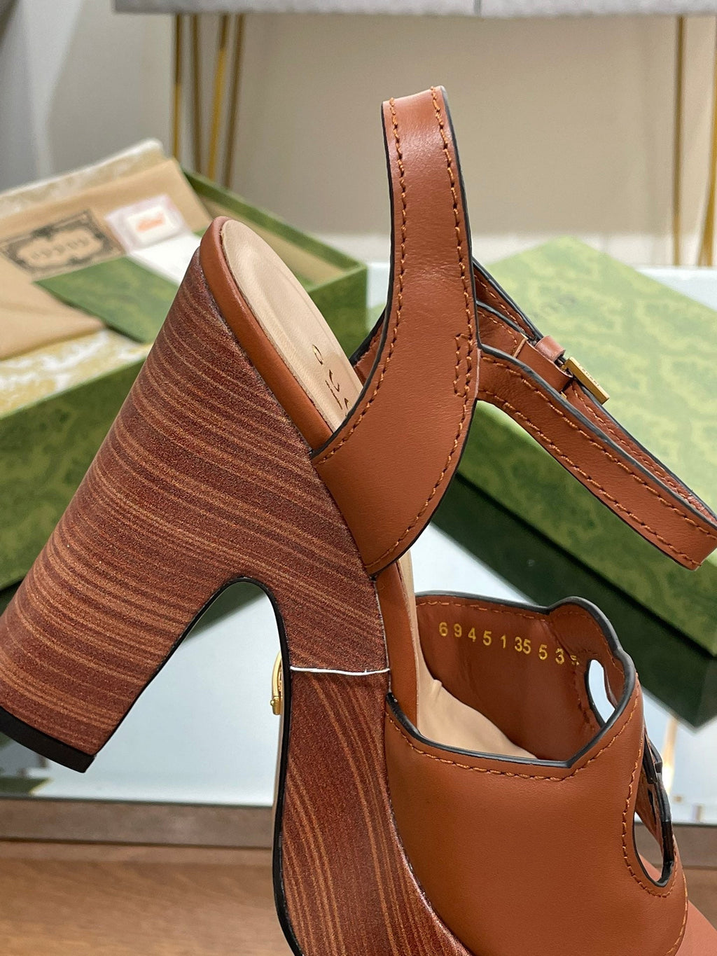 GG 120 INTERLOCKING G SANDAL CARAMEL CALFSKIN