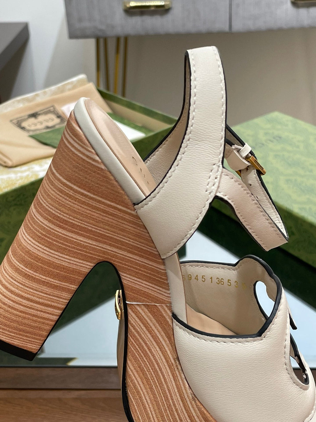 GG 120 INTERLOCKING G SANDAL WHITE CALFSKIN