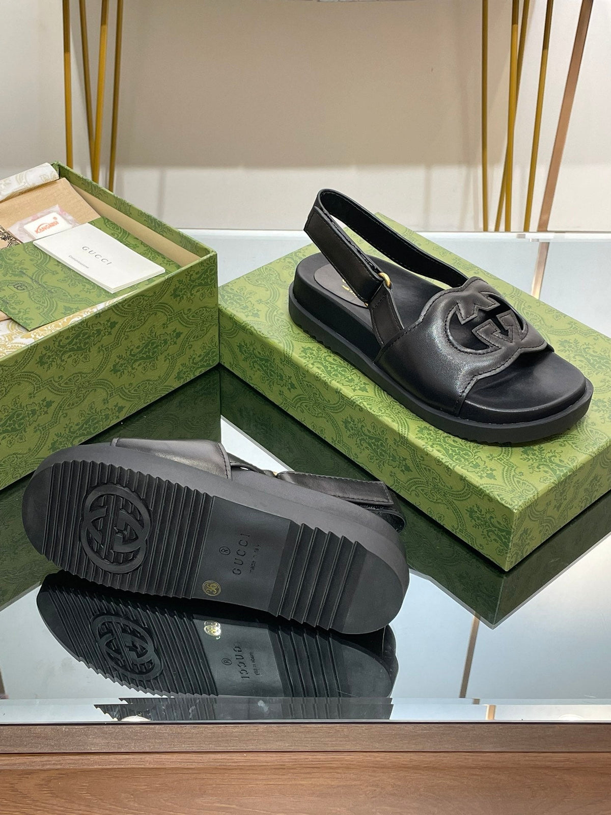 GG INTERLOCKING G CUT OUT SANDAL BLACK LAMBSKIN