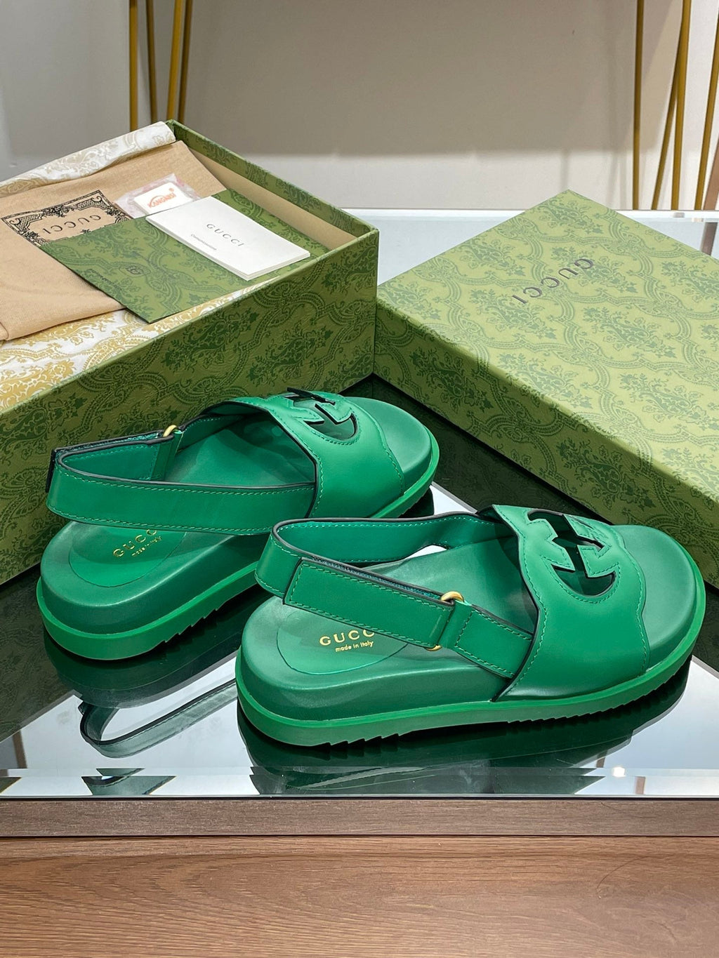 GG INTERLOCKING G CUT OUT SANDAL JADE GREEN LAMBSKIN