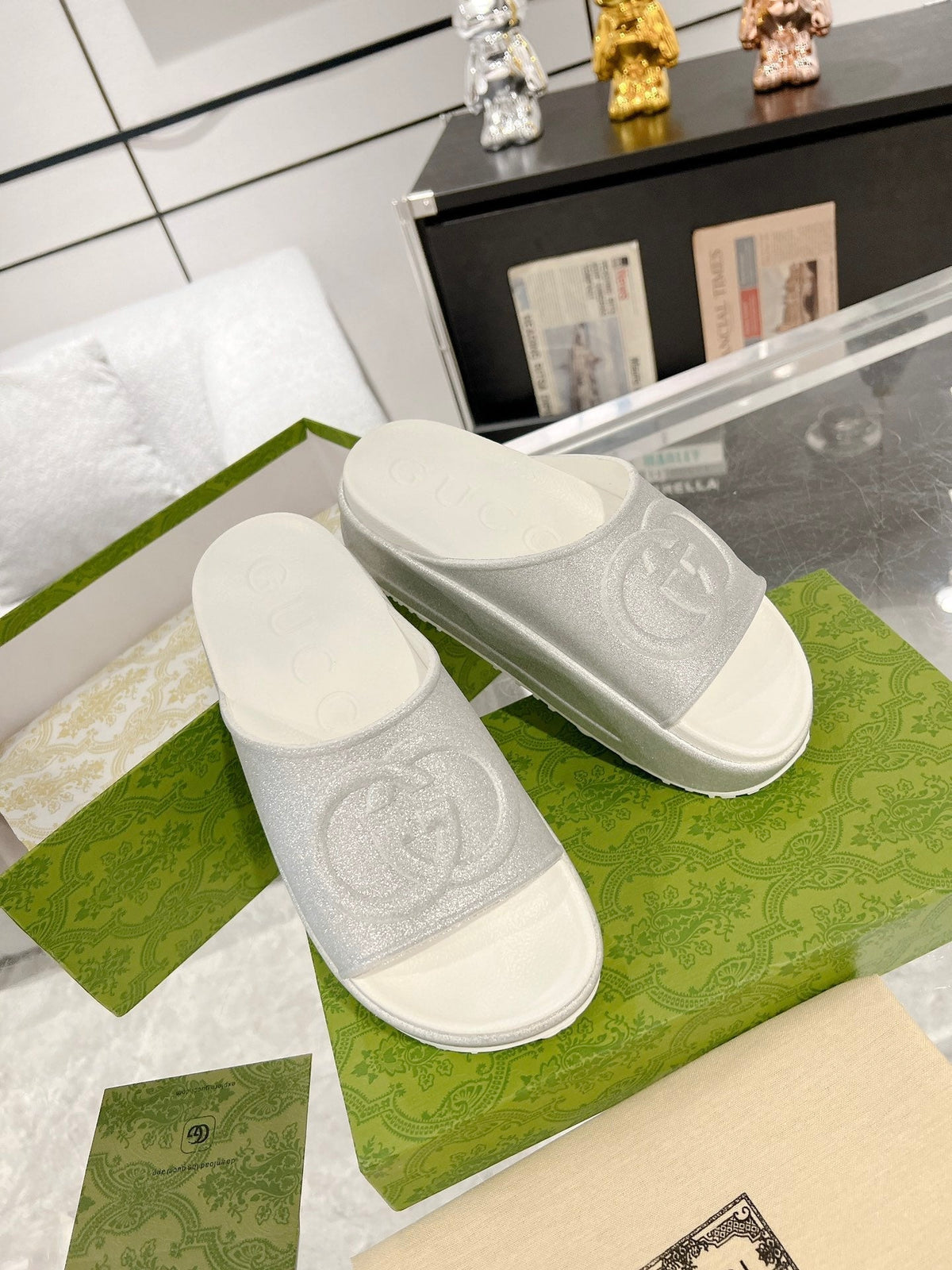 GC 25 Interlocking G 50mm Slide Sandal Gray White Cowhide 292387