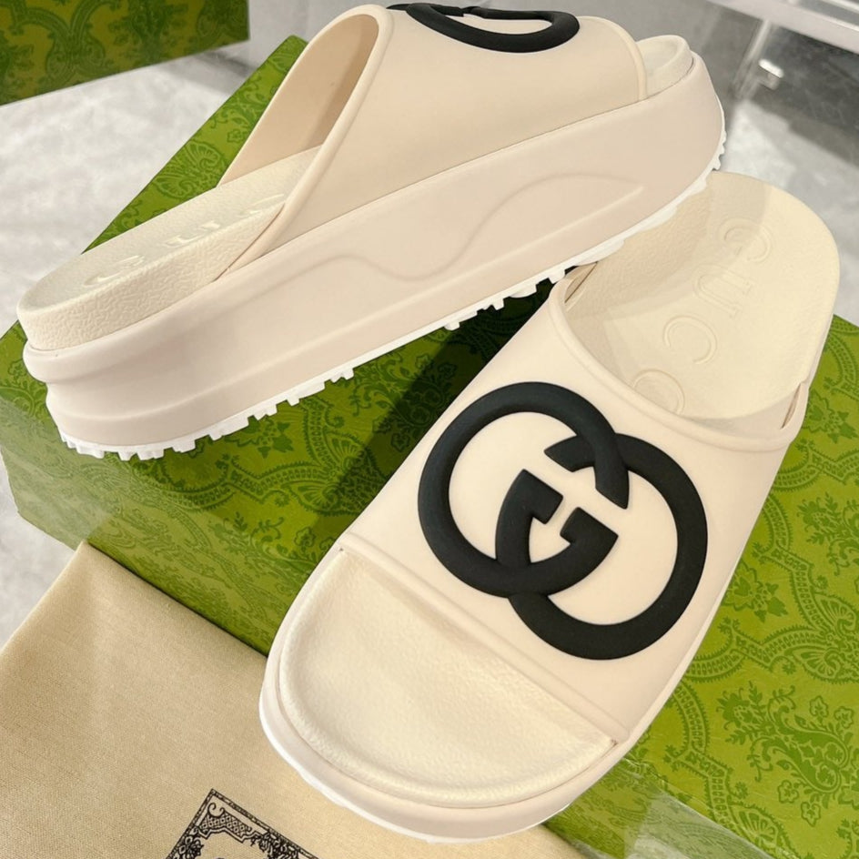 GC 25 Interlocking G 50mm Slide Sandal Beige Black Cowhide 292398