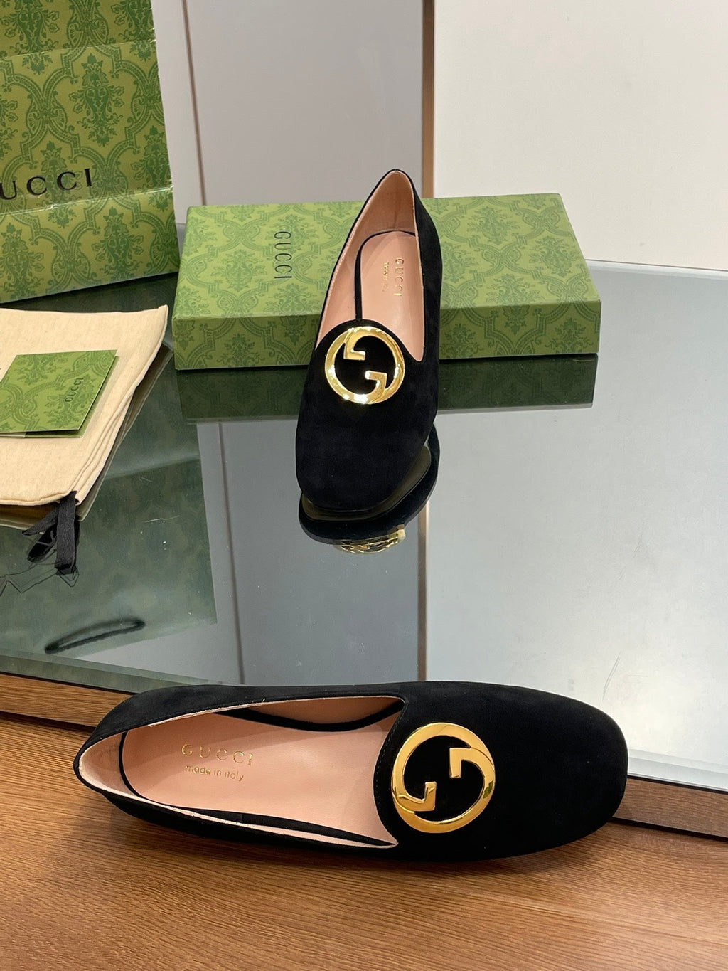BLONDIE LOGO-PLAQUE LOAFERS IN BLACK SUEDE