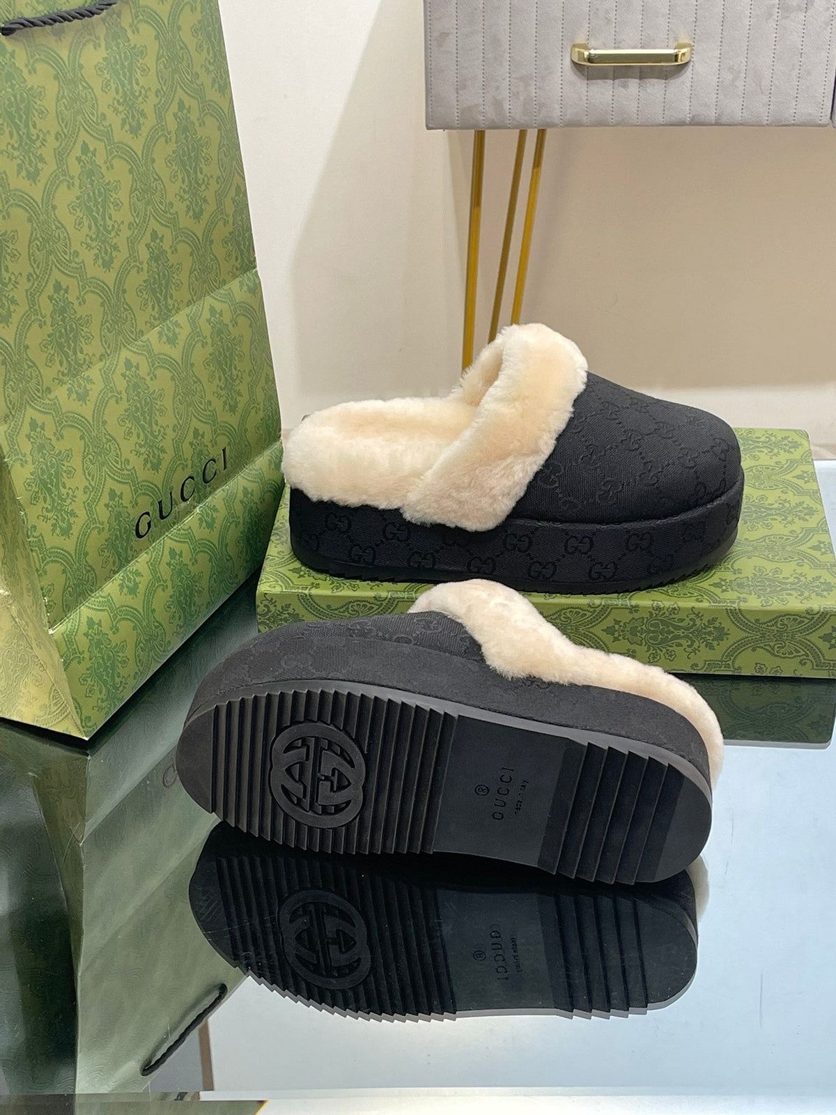GG MOLLY MULE IN BLACK MONOGRAM JACQUARD FABRIC AND SHEARLING LINING