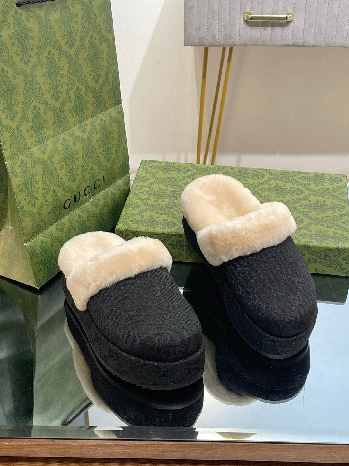 GG MOLLY MULE IN BLACK MONOGRAM JACQUARD FABRIC AND SHEARLING LINING