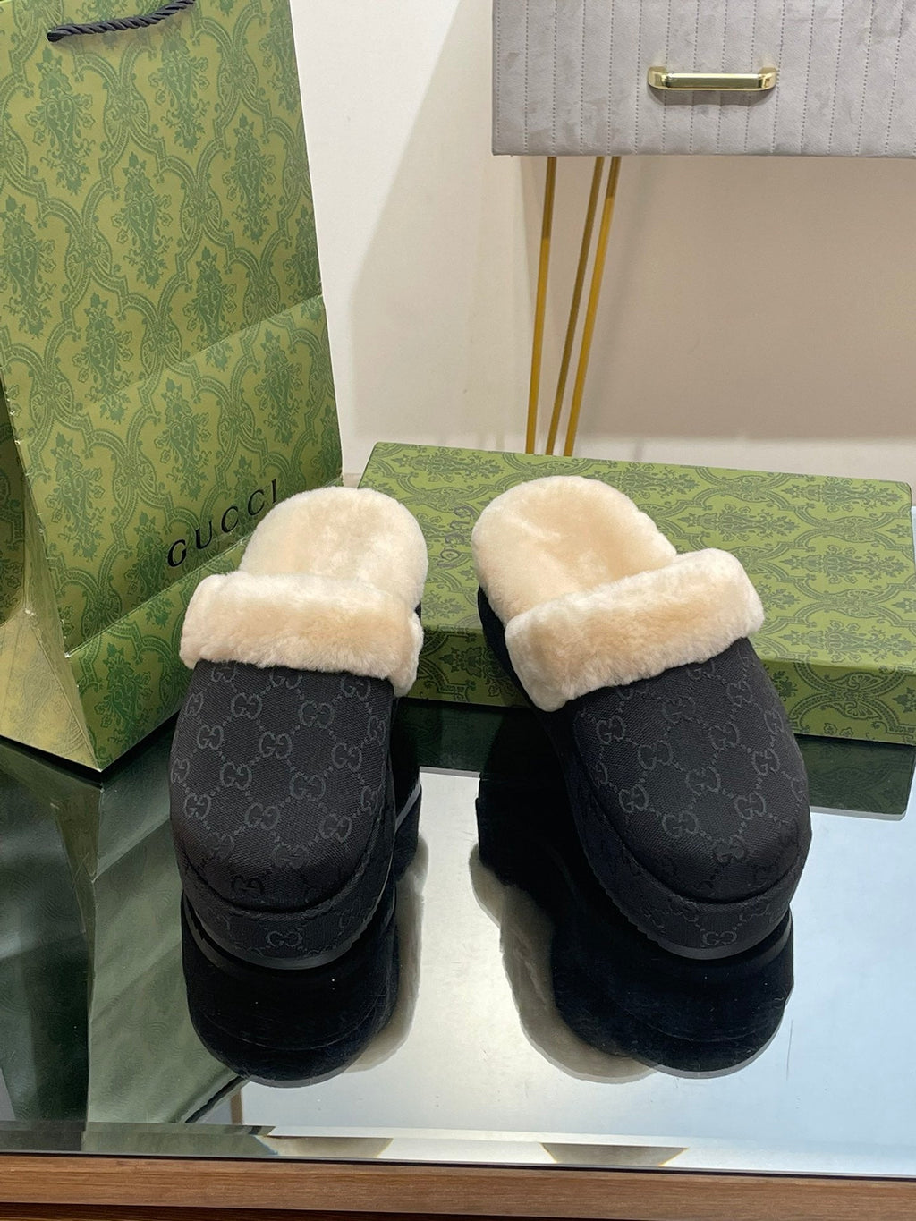 GG MOLLY MULE IN BLACK MONOGRAM JACQUARD FABRIC AND SHEARLING LINING