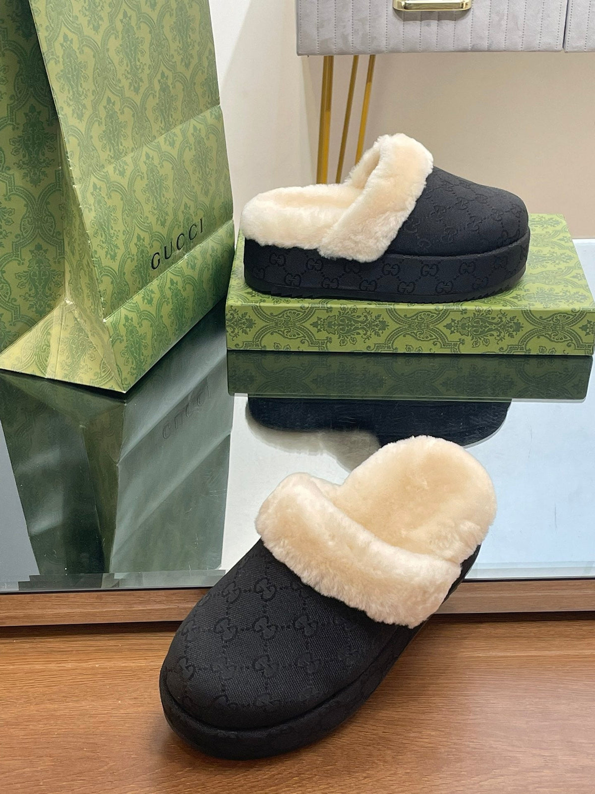GG MOLLY MULE IN BLACK MONOGRAM JACQUARD FABRIC AND SHEARLING LINING