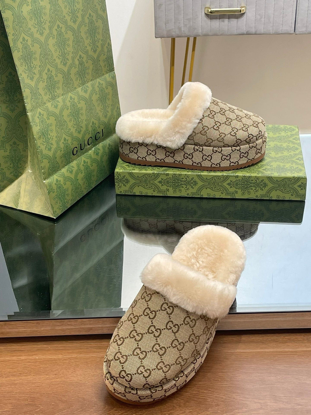 GG MOLLY MULE IN PEANUT BROWN MONOGRAM JACQUARD FABRIC AND SHEARLING LINING