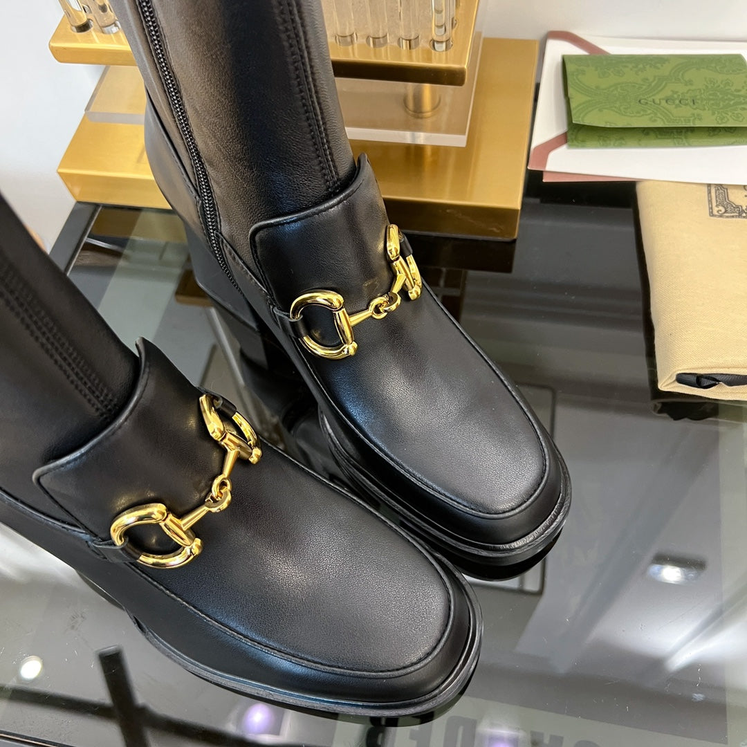GG HORSEBIT ANKLE BOOTS IN BLACK SHEEPSKIN
