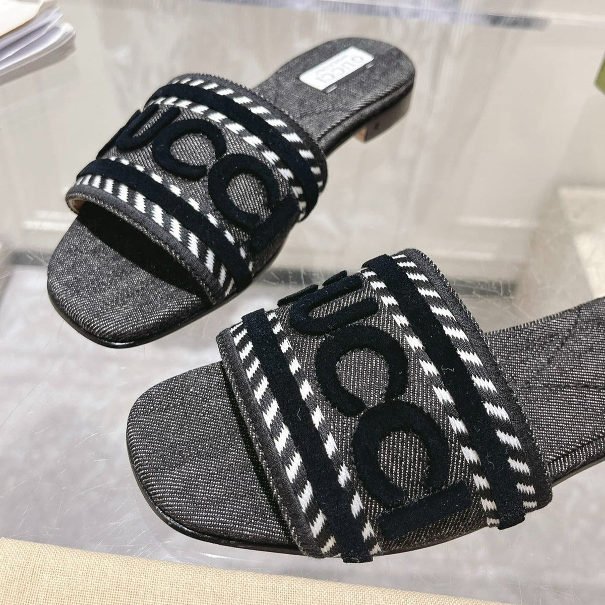 GG  Interlocking double G hollow slippers Black