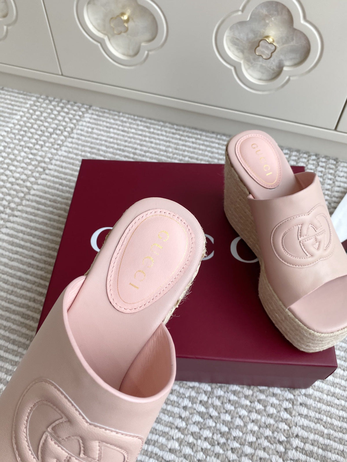 GC 25 Interlocking G Sandal Pink Cord Cowhide 291032