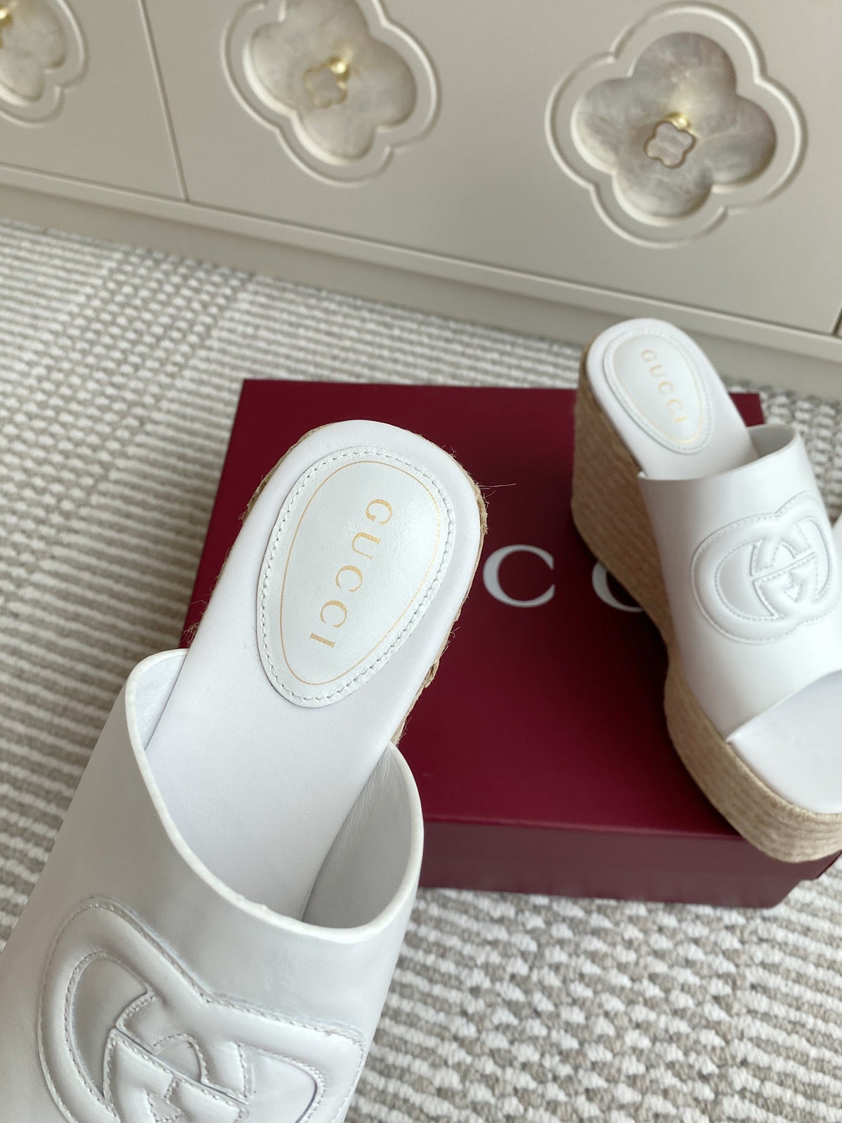 GC 25 Interlocking G Sandal White Cord Cowhide 291034