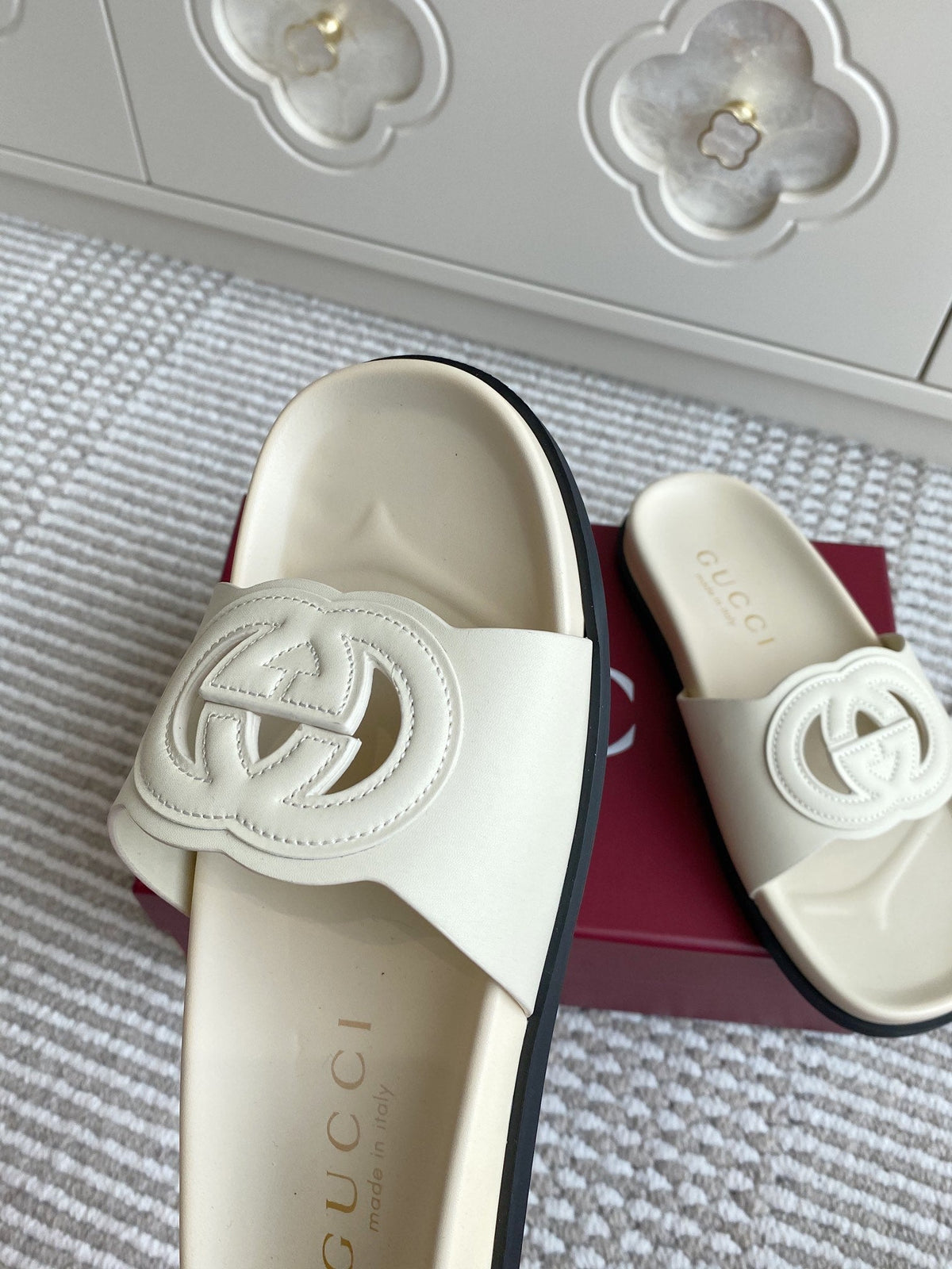 GC Slipper White Cowhide 291036