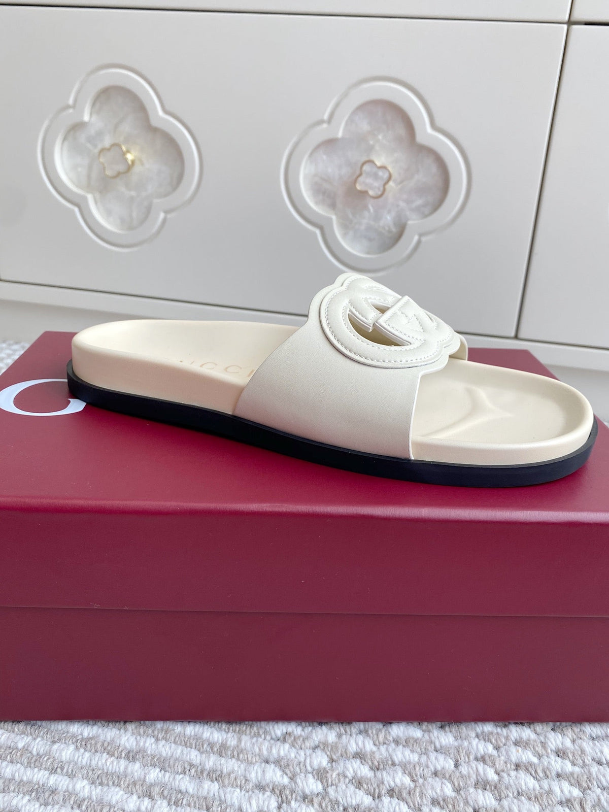 GC Slipper White Cowhide 291036