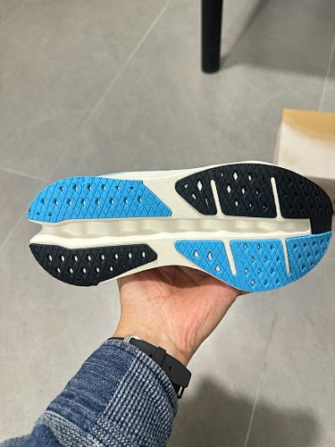 On Cloudsurfer Max Horizon / Ivory