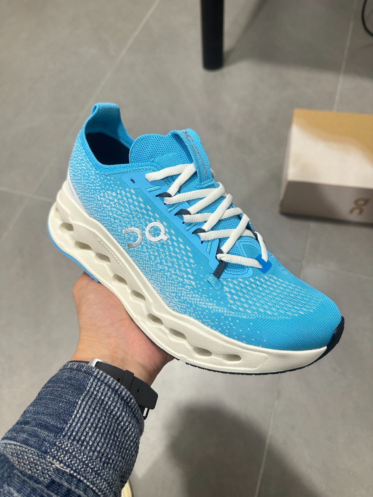 On Cloudsurfer Max Horizon / Ivory