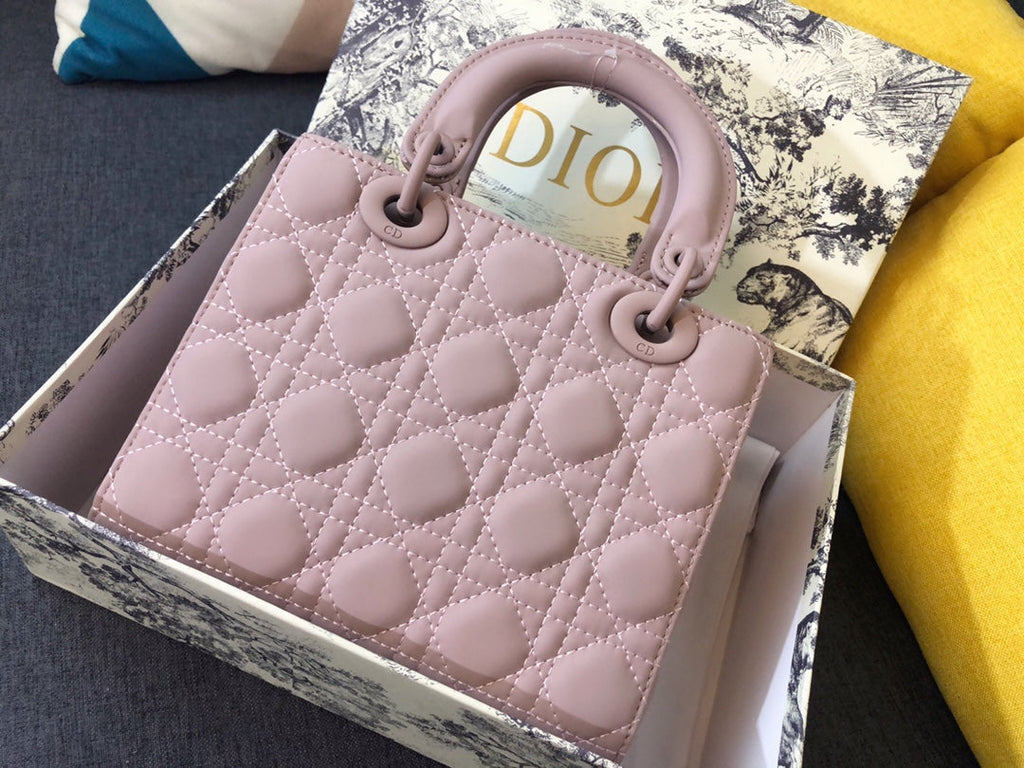 MEDIUM LADY 20 BAG IN LIGHT PINK CALFSKIN