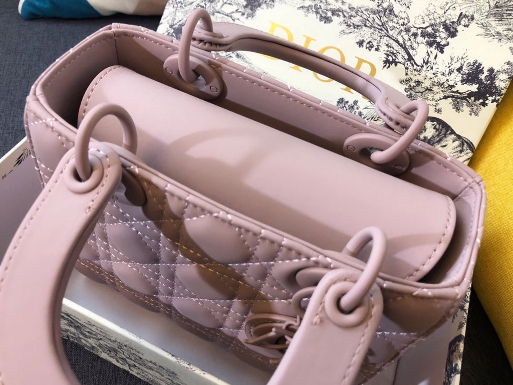 MEDIUM LADY 20 BAG IN LIGHT PINK CALFSKIN