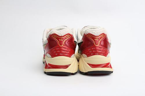ASICS Unisex GEL-Kayano 14 "White / Malachite Gold / Red" (Cream Red Gold Edition)
