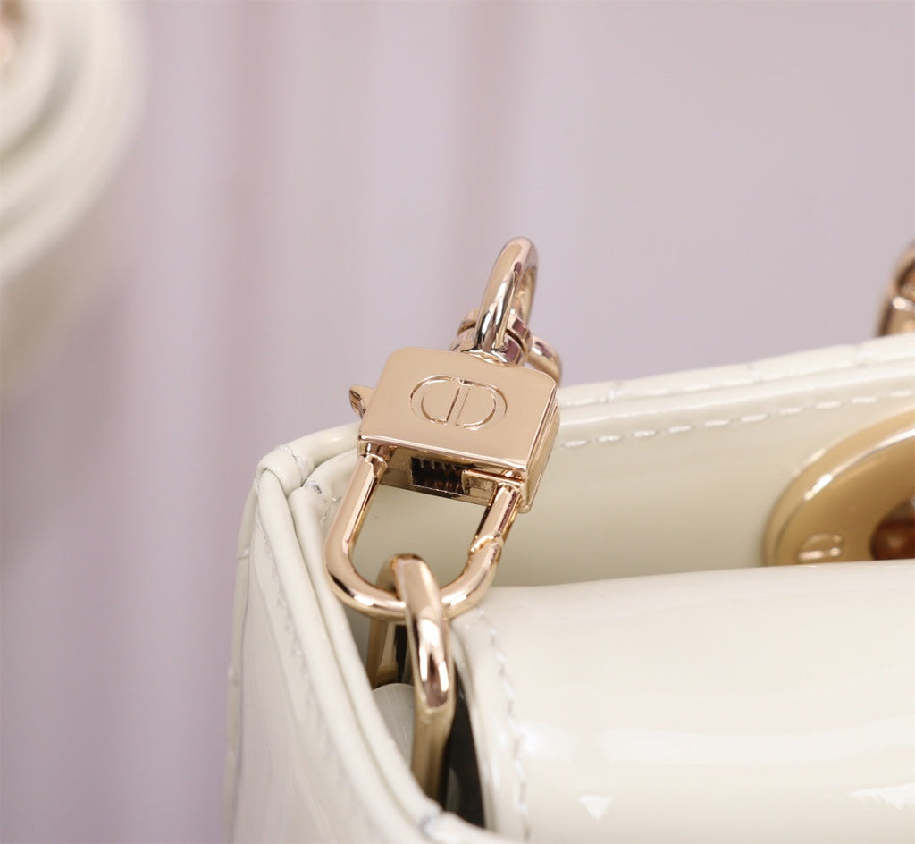 MEDIUM LADY D-JOY 26 WHITE LAMBSKIN