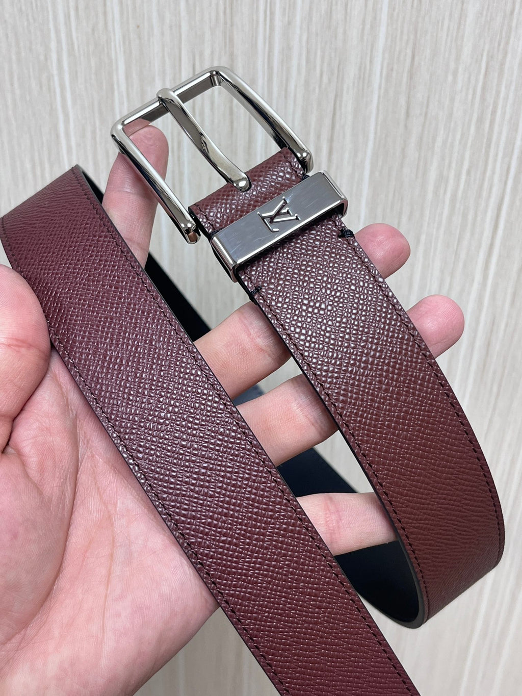 Louis Vuitton Pont Neuf Belt Taiga Leather Bordeaux 35MM