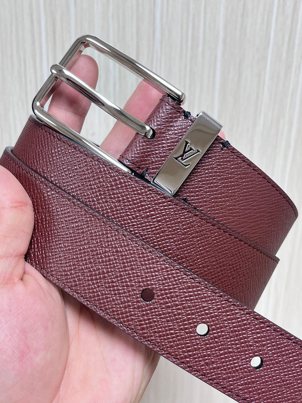 Louis Vuitton Pont Neuf Belt Taiga Leather Bordeaux 35MM