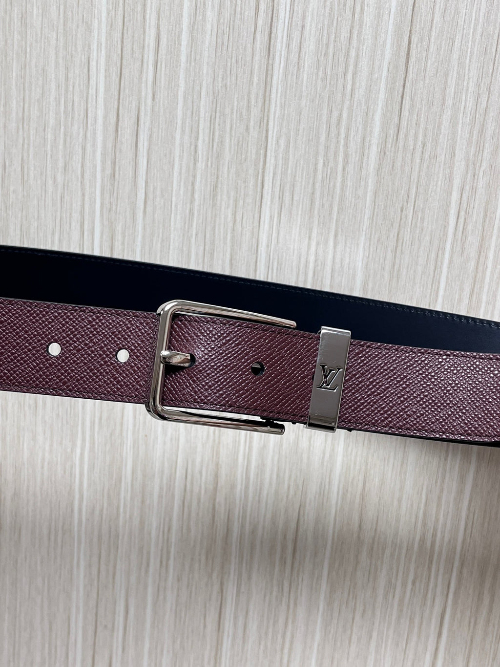 Louis Vuitton Pont Neuf Belt Taiga Leather Bordeaux 35MM