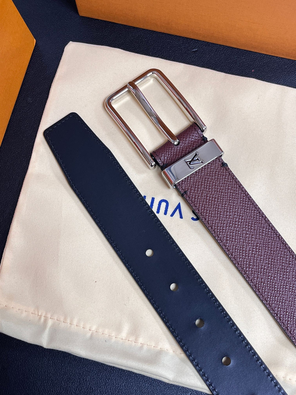 Louis Vuitton Pont Neuf Belt Taiga Leather Bordeaux 35MM