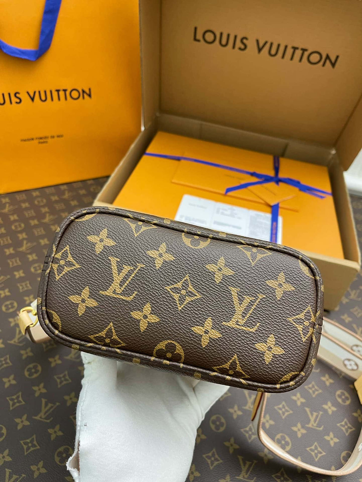 Louis Vuitton LV Neverfull Bag